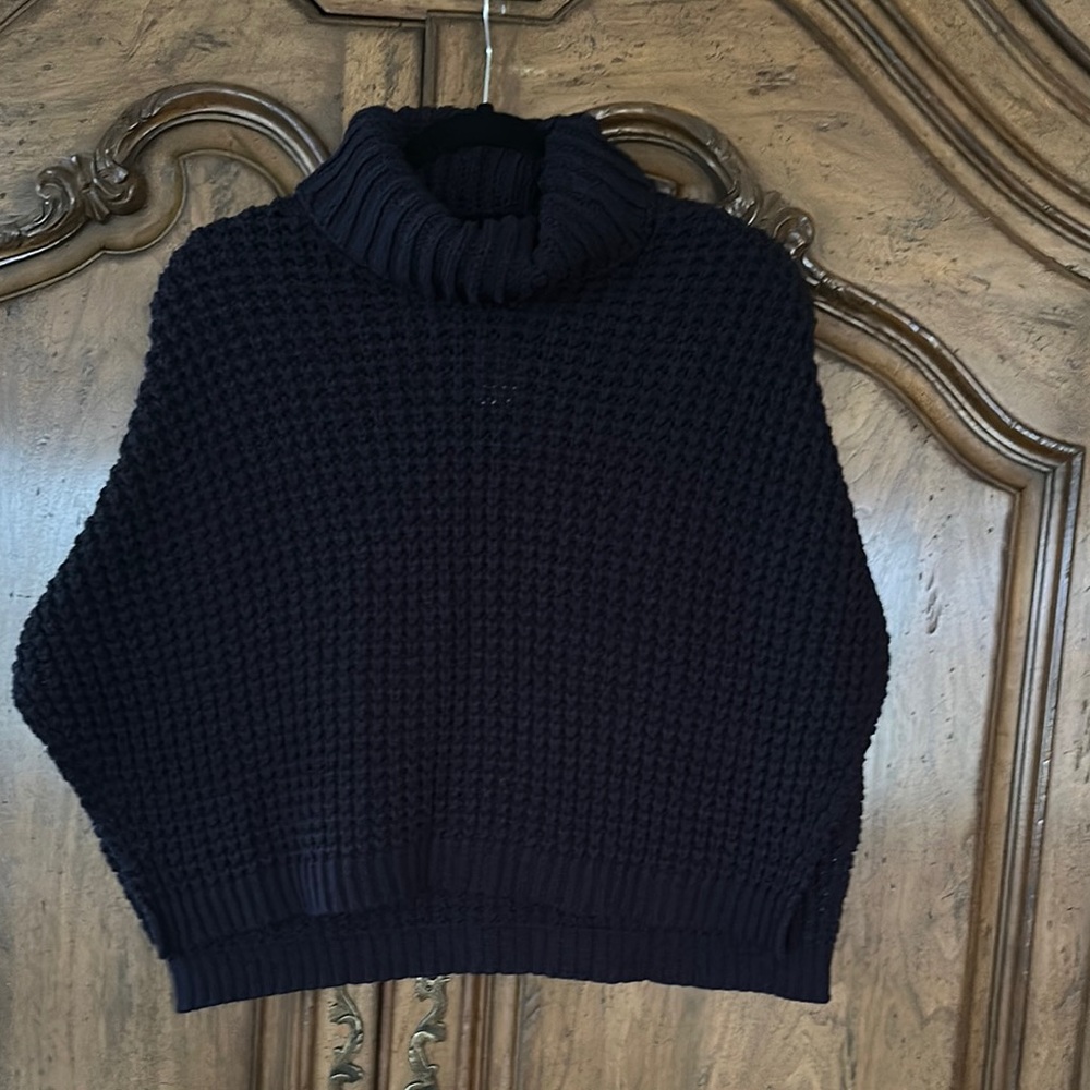Navy cropped turtleneck poncho/cape beautiful like new m/l Renuar brand